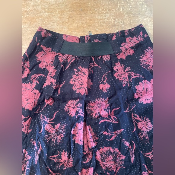Silence + Noise red and black floral mini skirt - Picture 6 of 8